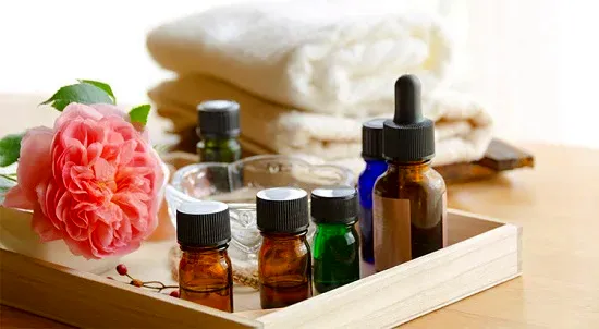 4 Essential Oils to Soothe Stress During Your Bath After a Long Day