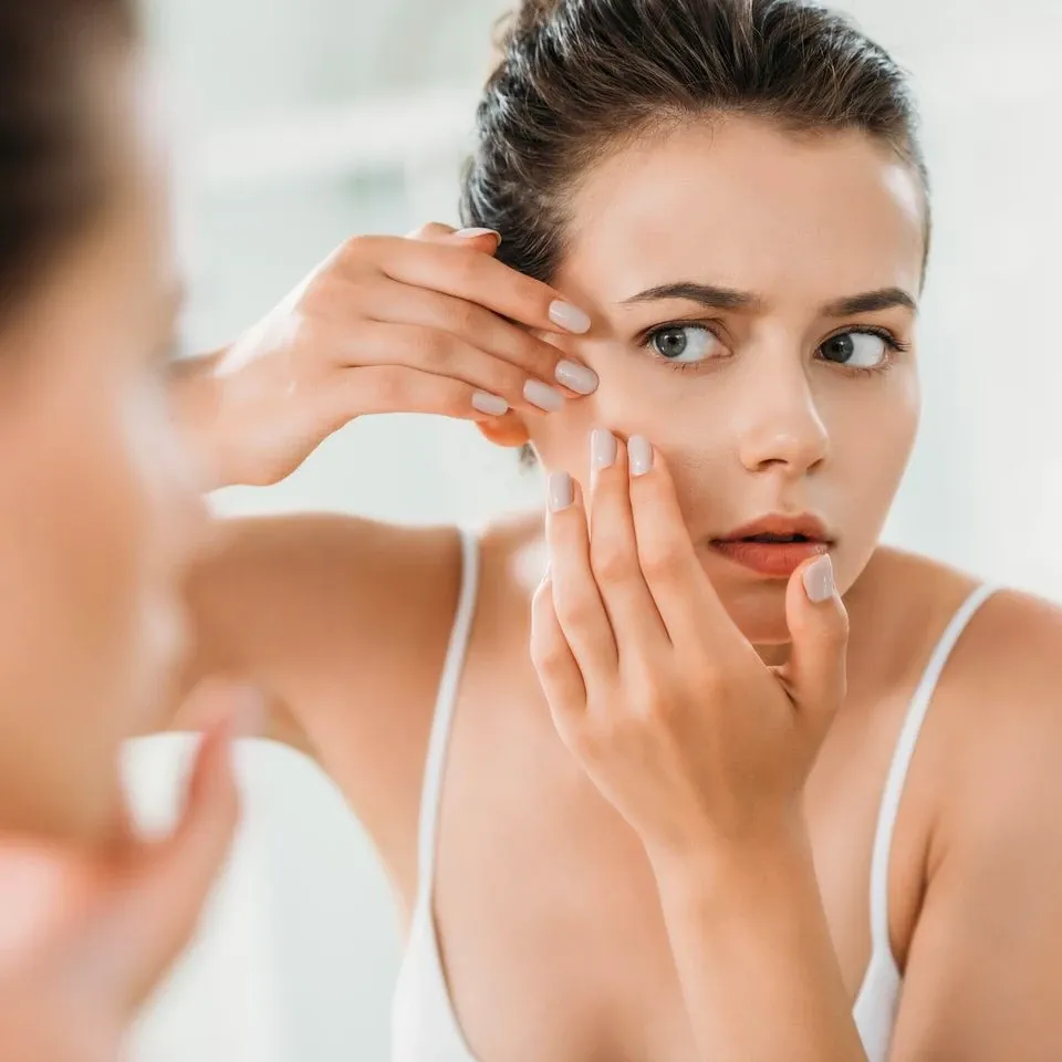 Closed Comedones and Clogged Pores A Dermatologist Reveals the Definitive Strategy to Banish Subsurface Bumps