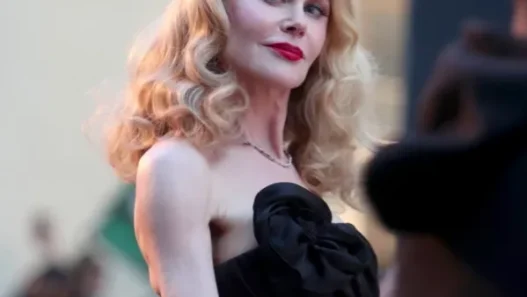 Scientist Bun and No Make-Up Look Nicole Kidman Unveils an Unrecognizable Aesthetic