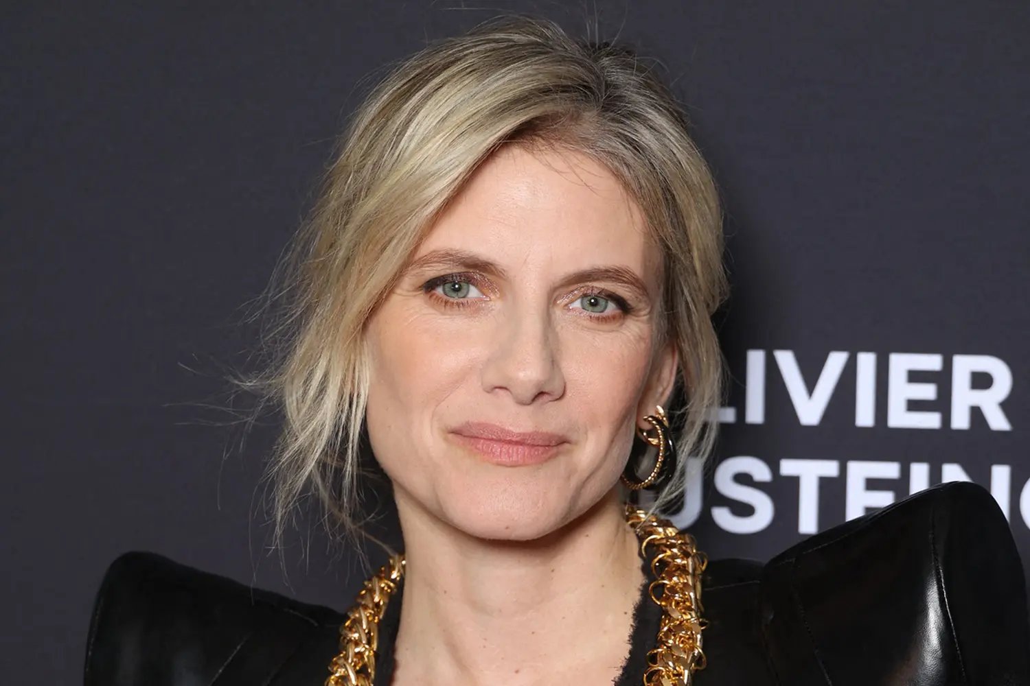 At 42, Mélanie Laurent shines by giving volume to her fine hair using a discreet technique